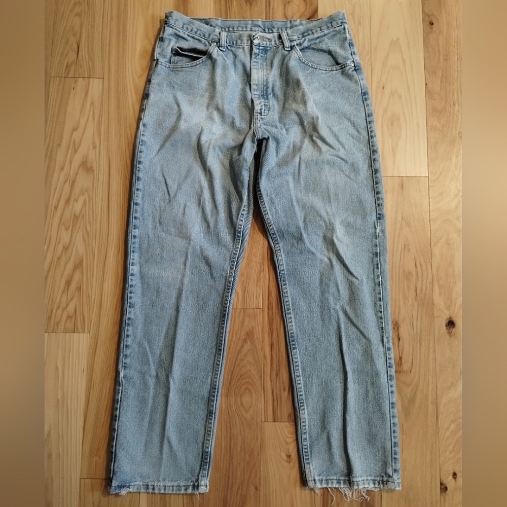 Wrangler Relaxed Fit Light Wash Denim Jeans - Men's Size 36 x 32